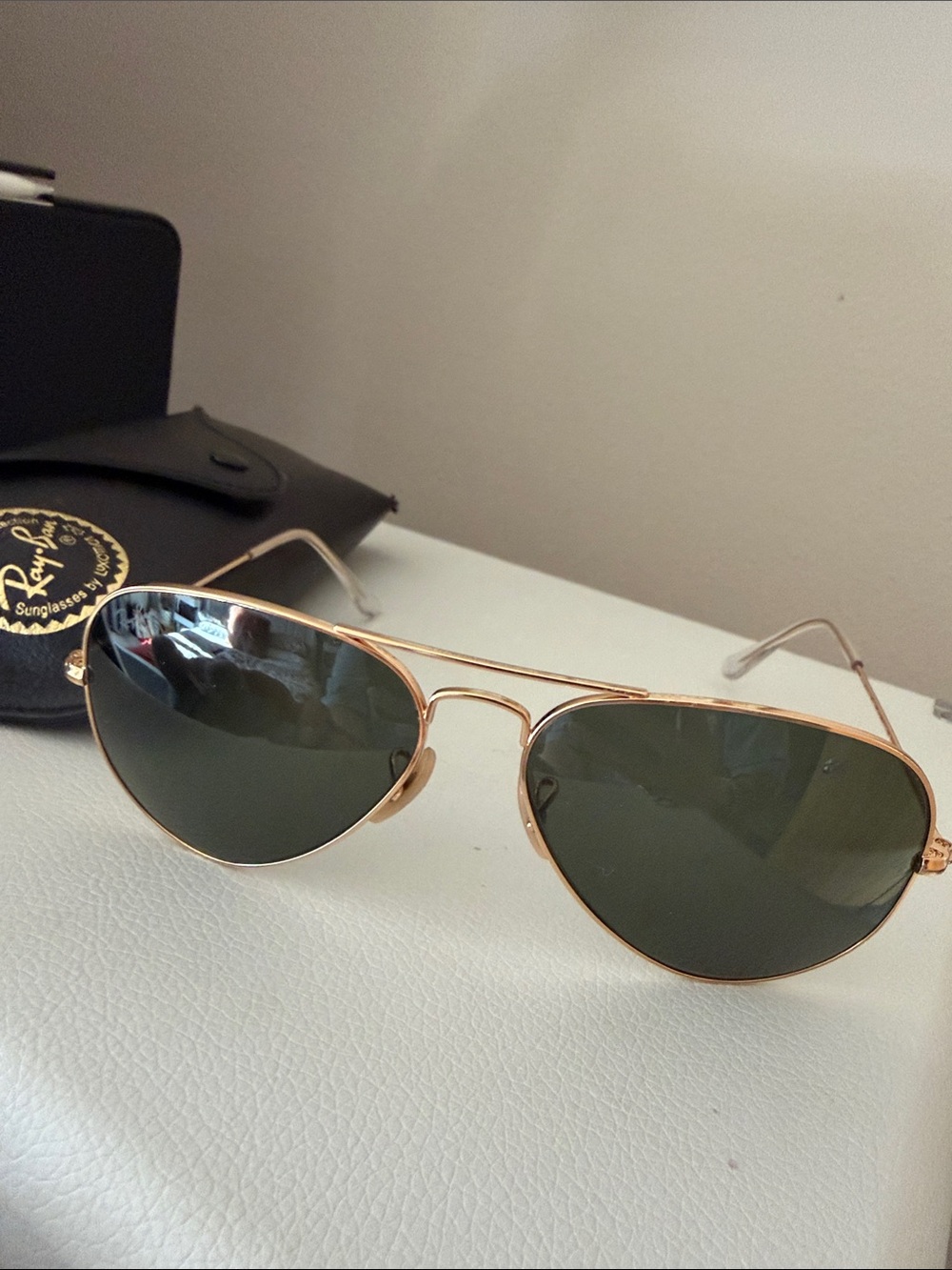 Ray-Ban Gold Frame Aviator Sunglasses with Case and Cleaning Cloth